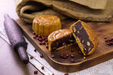 Rose Red Bean Mooncake (1pc)